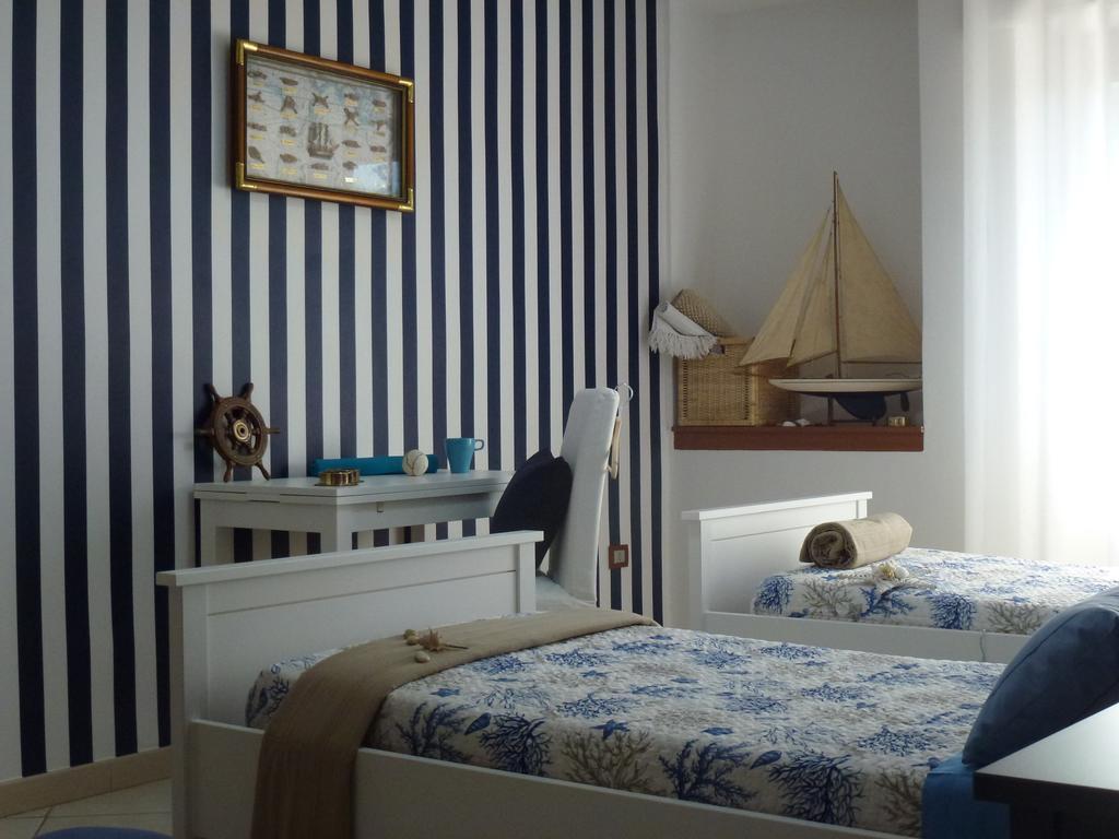 Suite Blue Marine Ταράντο Δωμάτιο φωτογραφία